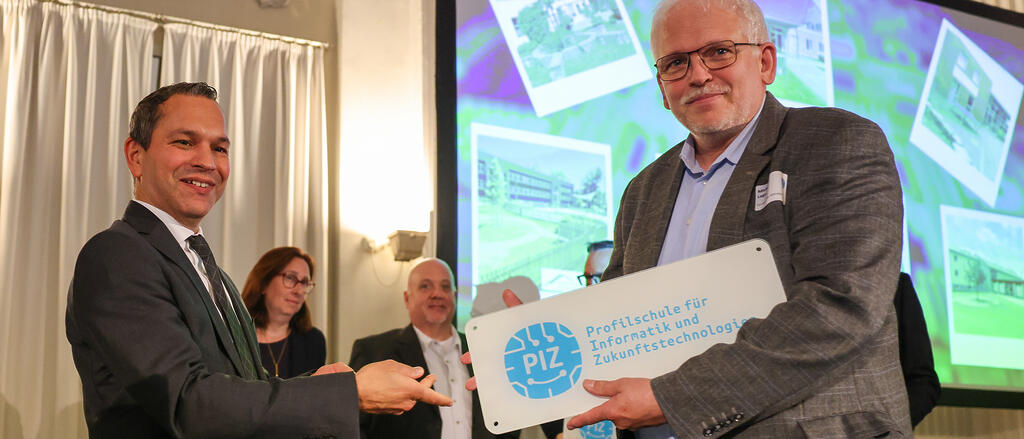 Amtschef Martin Wunsch (links) beim Festakt in der Münchner Residenz